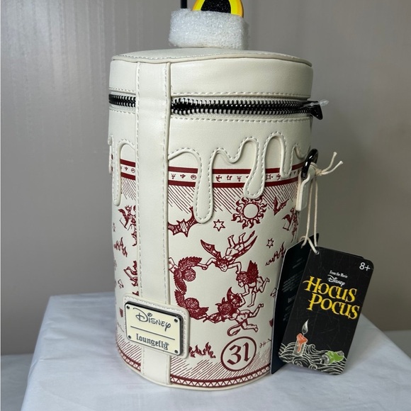 Disney Other - Disney Cream and Red Hocus Pocus Bag